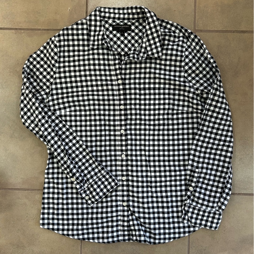 Banana Republic Black‎ and White Plaid Woman's Blouse  Sz L